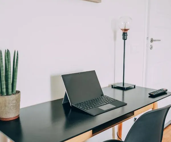 לינה וארוחת בוקר Coast Surf House 3*