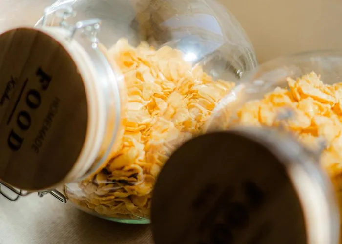 לינה וארוחת בוקר Coast Surf House 3*