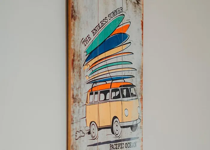 Coast Surf House לינה וארוחת בוקר