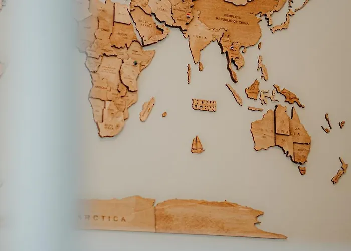 לינה וארוחת בוקר Coast Surf House 3*