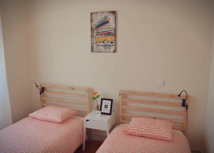 Coast Surf House לינה וארוחת בוקר