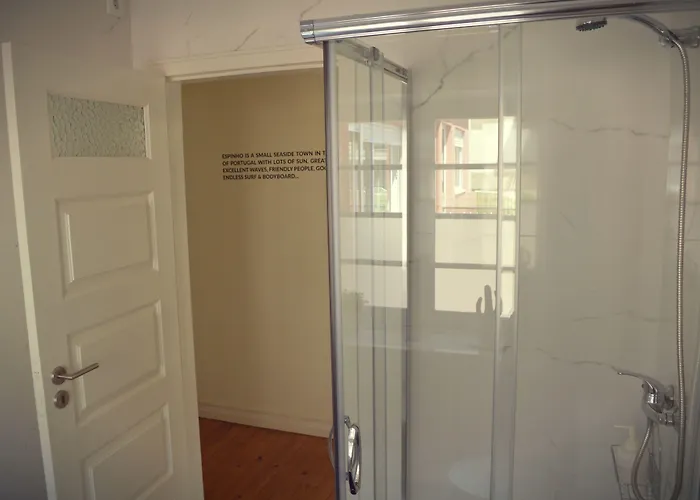 Coast Surf House אספיניו