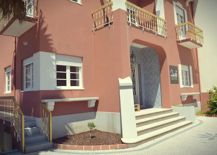 לינה וארוחת בוקר Coast Surf House אספיניו