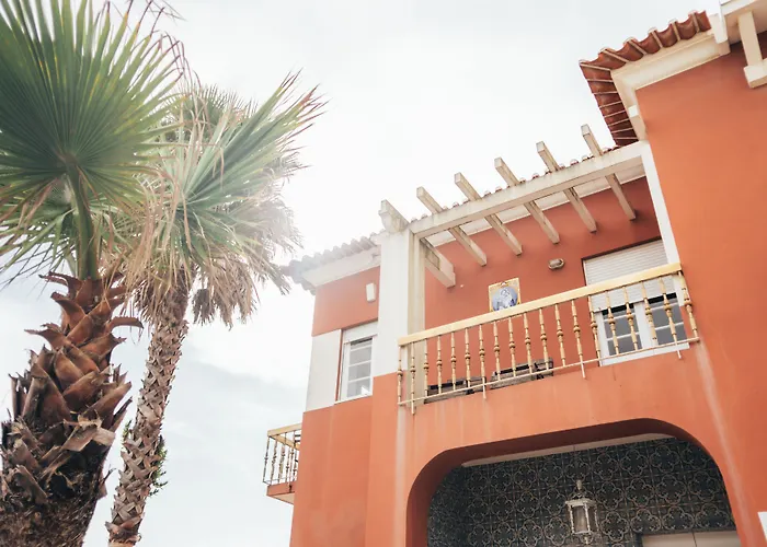 Coast Surf House לינה וארוחת בוקר אספיניו