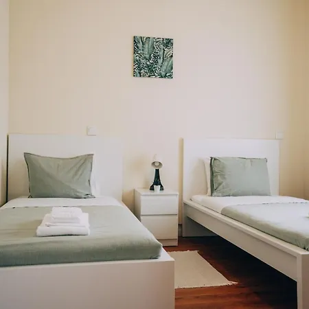 Bed & Breakfast Green Coast Surf House 3*