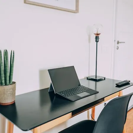 Alojamento de Acomodação e Pequeno-almoço Coast Surf House 3*