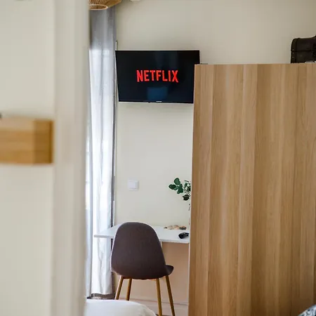 Coast Surf House Alojamento de Acomodação e Pequeno-almoço 3*