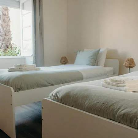Green Coast Surf House Bed & Breakfast 3*