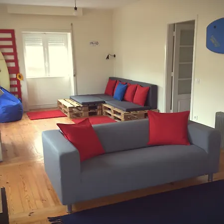 Coast Surf House Alojamento de Acomodação e Pequeno-almoço