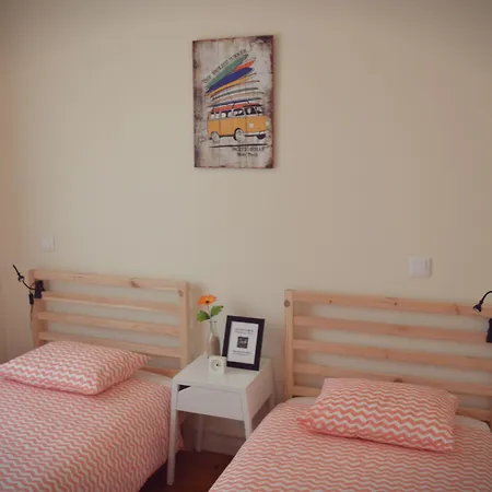 Coast Surf House Alojamento de Acomodação e Pequeno-almoço