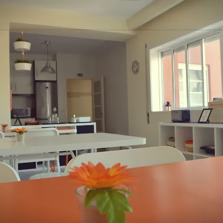 Alojamento de Acomodação e Pequeno-almoço Coast Surf House 3*