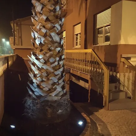 Alojamento de Acomodação e Pequeno-almoço Coast Surf House 3*