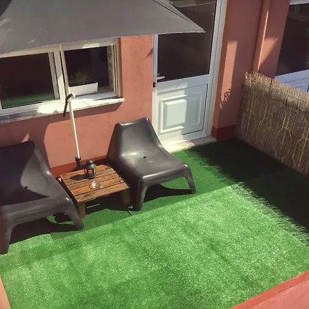 Coast Surf House Alojamento de Acomodação e Pequeno-almoço